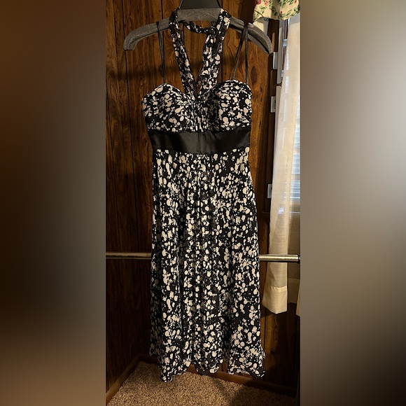 Elegant Black and White halter dress - Picture 1 of 9